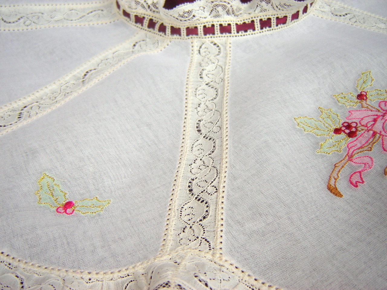 Christmas 11 collar insertioin