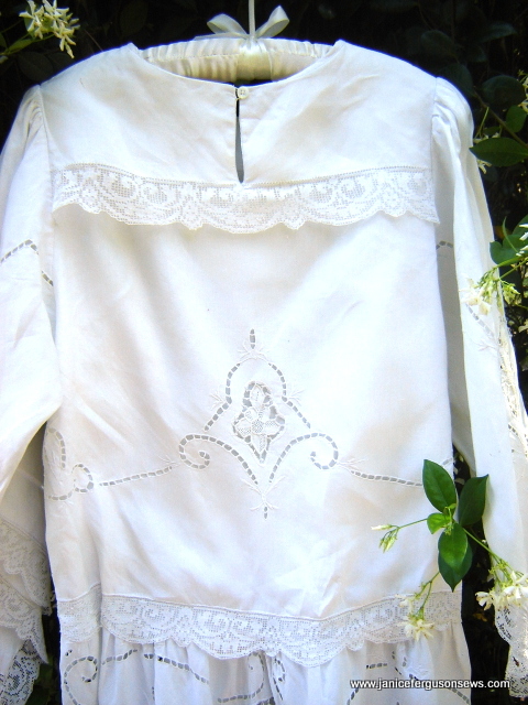 tablecloth-dress-back-bodice