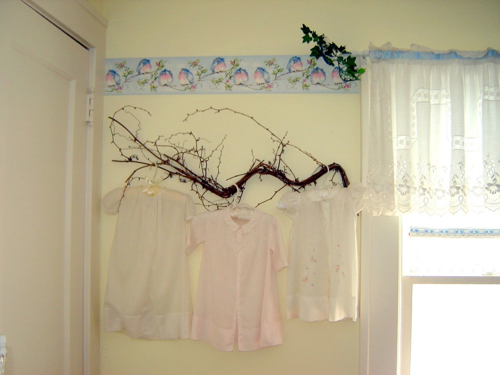 zNananurseryclosetcornervalance2brite-1024x768