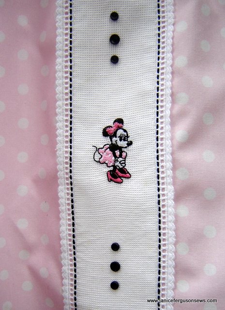 Minnie trim buttons