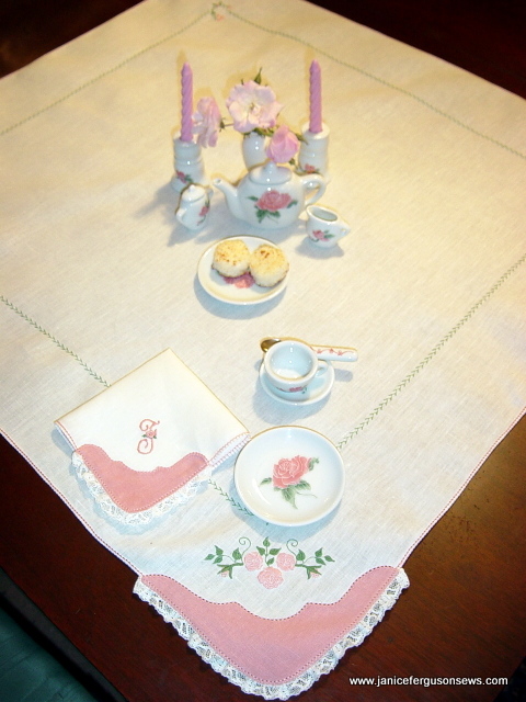 rose-tea-set